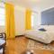 Lake Holiday Como by Rent All Como