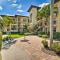 Stylish Fort Myers Condo about 2 Mi to Beaches!