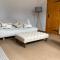 The Stables, charming converted, 2 bedroom Cottage, Melrose