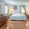 Steps to Beach and Main St Dog-Friendly Retreat! - يارموث الغربية