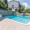 2 Bedroom Amazing Apartment In Koper - 科佩尔