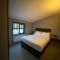 L19 - Penrhyn Spa Lodge with Hot Tub