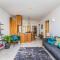 Pass the Keys Modern 2 Bedroom City Apartment With Parking - 奇切斯特