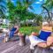 Waterfront Pool Dream Vacation