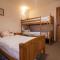 The Holmes Barn - Sleeps 16 - Pet friendly