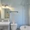 3 Mi to Dtwn Walkable Apt in Cleveland! - Cleveland
