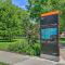 3 Mi to Dtwn Walkable Apt in Cleveland! - Cleveland