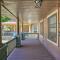 3 Mi to Dtwn Walkable Apt in Cleveland! - Cleveland