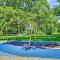 3 Mi to Dtwn Walkable Apt in Cleveland! - Cleveland