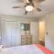 Bright Tallahassee Retreat with Lanai and Yard! - Tallahassee