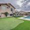 Beautiful Chandler Escape with Putting Green and Pool! - 钱德勒