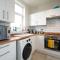 Spacious 4BR, Parking, Near Centre, Accommodates 8
