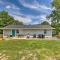 Pet-Friendly Digs with Fire Pit and Large Yard! - فايتيفيل