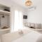 Ariadne's Crown Luxury Suites with Private Pool - Vívlos