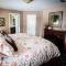 Twin Oaks Inn