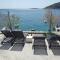 Vacation house with heated swimming pool 70 meters from the beach-Bobanac