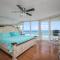Shores Club 703