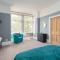 Stylish Lytham 5 Bedroom 3 Bathroom House with Hot Tub