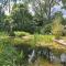 The Reading apartment with gardens, suitable for contractors