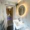 Cloud9 Guest House - by Coastline Retreats - Newly Renovated, Beautiful Ensuite Rooms Near Seafront in Town Centre, Netflix, SuperFast WiFi, Communal Kitchen