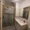 Adorable-secure 3 bedroom holiday home with Pool around the corner from The Miners Rest. - Kalgoorlie
