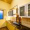 Pristine, Studio overlooking the mountains w wifi by RoamHome