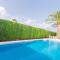 Bungalow 90m2, airco 2, Pool 5x10, Sandy Beach 200m, Wifi, Carport for 2 cars.