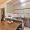 Montesun Holiday Novak Home