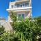The Bright House a two-storey maisonette in Loutraki