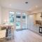 New stylish 4 bed house moments from Clacton beach