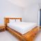 Greenish Hotel