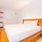 Greenish Hotel
