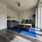 Cheerful 4 - Tranquil Oasis Modern and Spacious Retreat 4-Bedroom with Private Parking and Serene Gardens - 卢顿