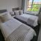 HighTide - 2 bed with parking, balcony & sea view.