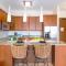 Upscale Penthouse with Ocean Views - Free Parking - 檀香山