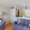 6 Bay View Court