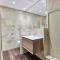Cinnabar: Luxury, Couples Nook in Historic Walls.