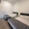 Cameron top31 golden hills night market homestay