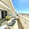 Moderno apartamento con vistas al mar