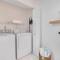 NEW Modern Bungalow Close to Downtown! Fully Fenced Yard