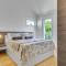 Luxury two-floor apartment in Petrčane with garden and pool