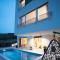 Luxury apartment Barka in Villa with heated pool