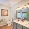 Peaceful Pisgah Mountain Getaway with Hot Tub!