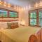 Boone Cottage with Fire Pit and On-Site Creek! - 布恩
