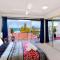 12 Cascades Top Floor Apartment In Prime Position