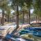 HiGuests - Luxurious 1BR in Palms with Private Beach Access - Dubaj