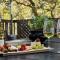 Guerneville Escape Redwoods Deck BBQ Fire table