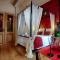 B&B Royal Swans
