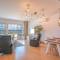 Lucky Star Marina Apartment, with Pool