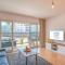 Lucky Star Marina Apartment, with Pool